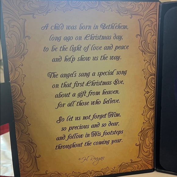 Peace Nativity Scene LED Light Decor - Picture 4 of 8